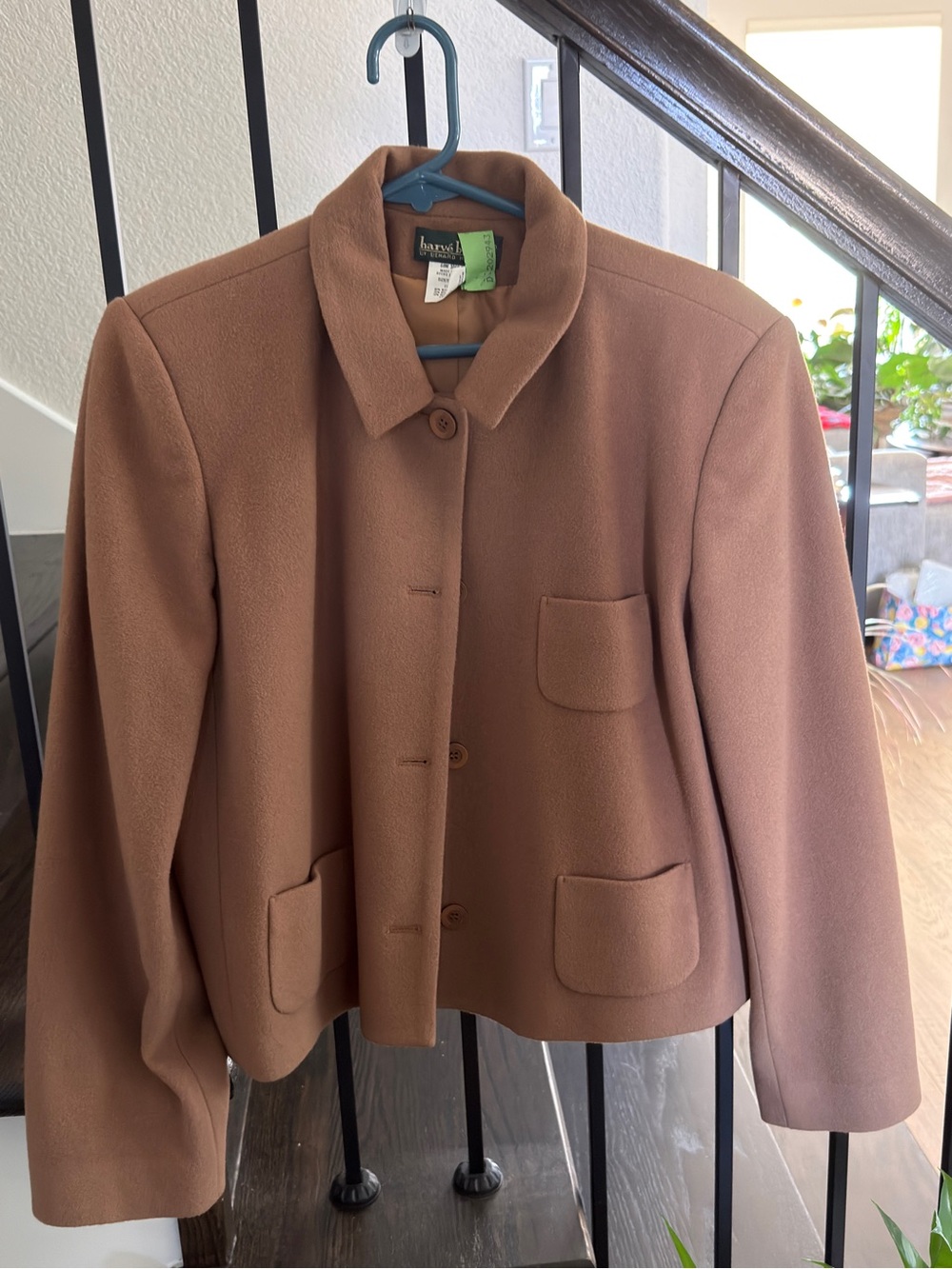 Harve Benard Cropped Blazer in Mauve Brown